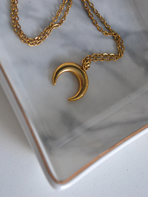 Moon Necklace Chabacano. Mexican Jewelry Gold 24k