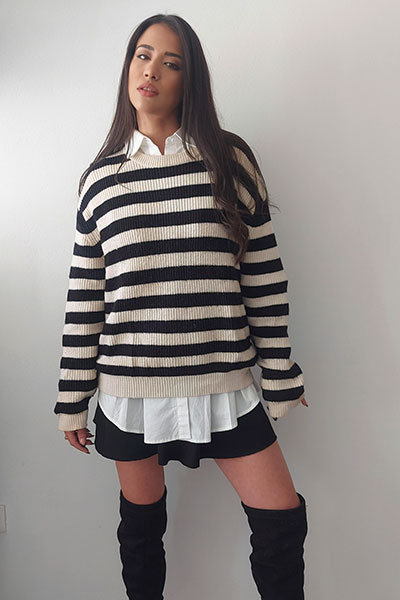 Autum outfit, white long shirt, black stripes sweater, black skirt and black boots.