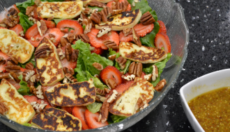 Strawberry Halloumi Salad, Salad Recipe, Fresh Salad, Healthy Food, Summer Salad