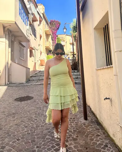 South of France outfit ideas. What to wear to the South of France. South of France fashion. Dress summer inspiration